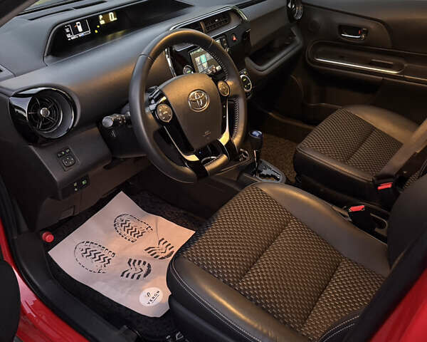 Тойота Aqua 2017 в Одессе на Automoto.ua Красный Тойота Aqua, объемом двигателя 1.5 л и пробегом 80 тыс. км за 13600 $, фото 62 на Automoto.ua