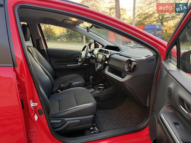 Тойота Aqua 2017 в Одессе на Automoto.ua Красный Тойота Aqua, объемом двигателя 1.5 л и пробегом 80 тыс. км за 13600 $, фото 90 на Automoto.ua
