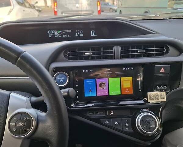 Червоний Тойота Aqua, об'ємом двигуна 1.5 л та пробігом 82 тис. км за 11500 $, фото 2 на Automoto.ua