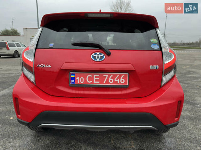 Красный Тойота Aqua, объемом двигателя 1.5 л и пробегом 79 тыс. км за 13700 $, фото 12 на Automoto.ua