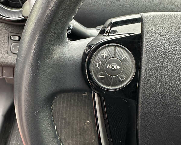 Красный Тойота Aqua, объемом двигателя 1.5 л и пробегом 79 тыс. км за 13700 $, фото 28 на Automoto.ua