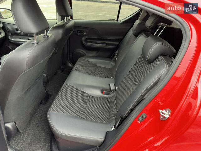 Красный Тойота Aqua, объемом двигателя 1.5 л и пробегом 79 тыс. км за 13700 $, фото 27 на Automoto.ua