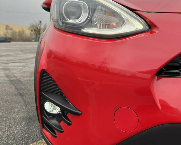 Красный Тойота Aqua, объемом двигателя 1.5 л и пробегом 79 тыс. км за 13700 $, фото 5 на Automoto.ua