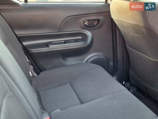 Тойота Aqua, об'ємом двигуна 1.5 л та пробігом 90 тис. км за 12799 $, фото 44 на Automoto.ua