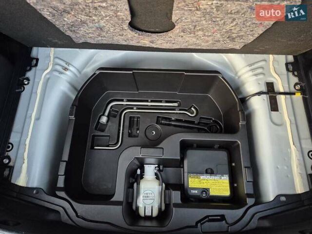 Тойота Aqua, об'ємом двигуна 1.5 л та пробігом 90 тис. км за 12799 $, фото 51 на Automoto.ua