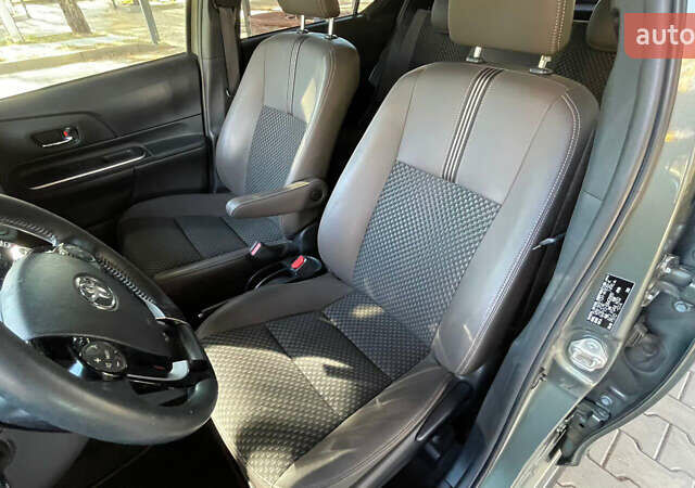 Тойота Aqua, объемом двигателя 1.5 л и пробегом 75 тыс. км за 14700 $, фото 2 на Automoto.ua