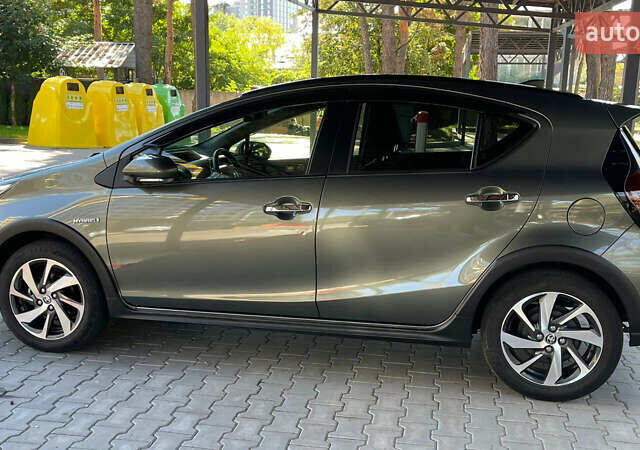 Тойота Aqua, объемом двигателя 1.5 л и пробегом 75 тыс. км за 14700 $, фото 3 на Automoto.ua