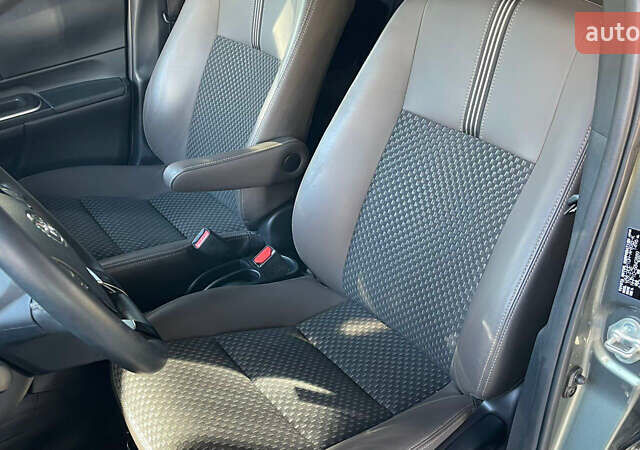 Тойота Aqua, объемом двигателя 1.5 л и пробегом 75 тыс. км за 14700 $, фото 11 на Automoto.ua