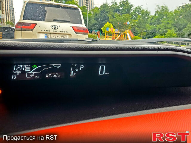 Желтый Тойота Aqua, объемом двигателя 1.5 л и пробегом 72 тыс. км за 10800 $, фото 9 на Automoto.ua