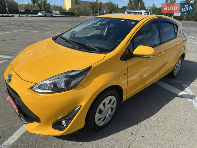 Желтый Тойота Aqua, объемом двигателя 1.5 л и пробегом 82 тыс. км за 13800 $, фото 45 на Automoto.ua