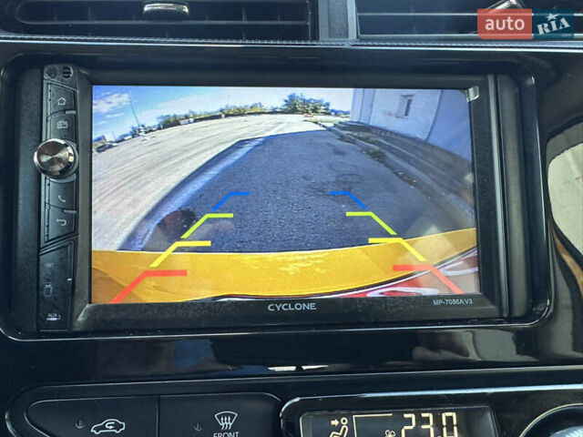 Желтый Тойота Aqua, объемом двигателя 1.5 л и пробегом 82 тыс. км за 13800 $, фото 20 на Automoto.ua