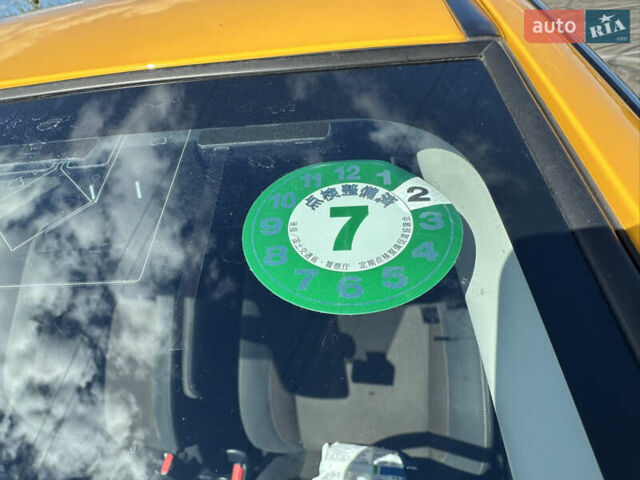 Желтый Тойота Aqua, объемом двигателя 1.5 л и пробегом 82 тыс. км за 13800 $, фото 5 на Automoto.ua