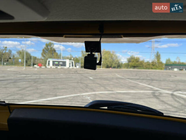 Желтый Тойота Aqua, объемом двигателя 1.5 л и пробегом 82 тыс. км за 13800 $, фото 8 на Automoto.ua