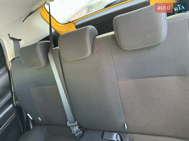 Желтый Тойота Aqua, объемом двигателя 1.5 л и пробегом 82 тыс. км за 13800 $, фото 24 на Automoto.ua