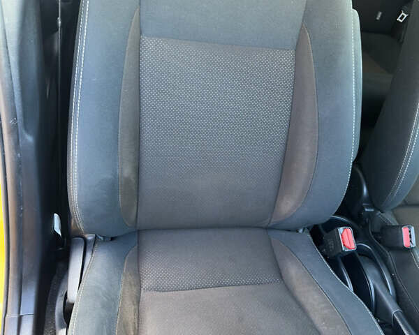 Желтый Тойота Aqua, объемом двигателя 1.5 л и пробегом 82 тыс. км за 13800 $, фото 30 на Automoto.ua