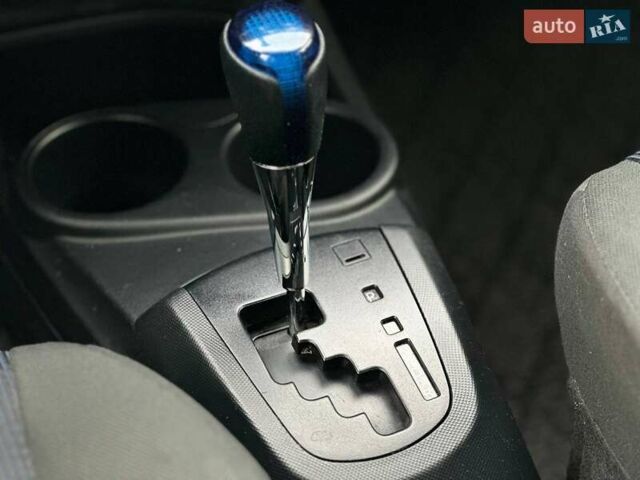 Серый Тойота Aqua, объемом двигателя 1.5 л и пробегом 94 тыс. км за 12990 $, фото 19 на Automoto.ua