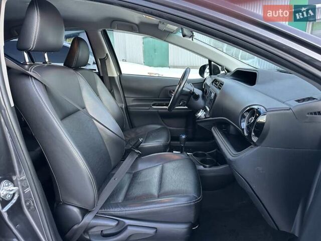 Сірий Тойота Aqua, об'ємом двигуна 1.5 л та пробігом 109 тис. км за 10990 $, фото 24 на Automoto.ua