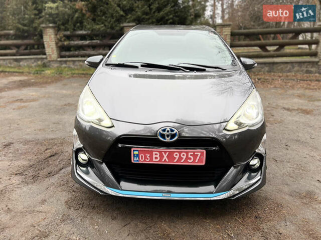 Серый Тойота Aqua, объемом двигателя 1.5 л и пробегом 61 тыс. км за 11400 $, фото 2 на Automoto.ua