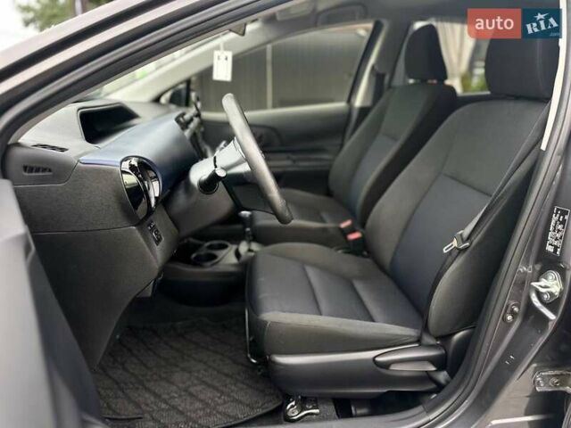 Серый Тойота Aqua, объемом двигателя 1.5 л и пробегом 94 тыс. км за 12990 $, фото 11 на Automoto.ua