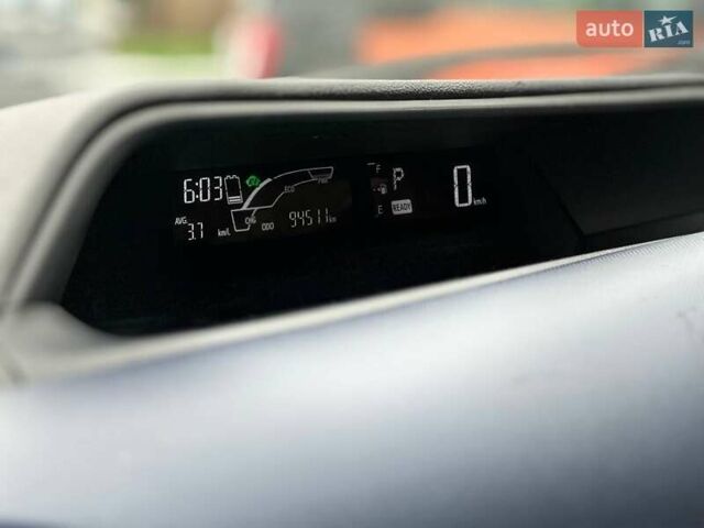 Серый Тойота Aqua, объемом двигателя 1.5 л и пробегом 94 тыс. км за 12990 $, фото 16 на Automoto.ua