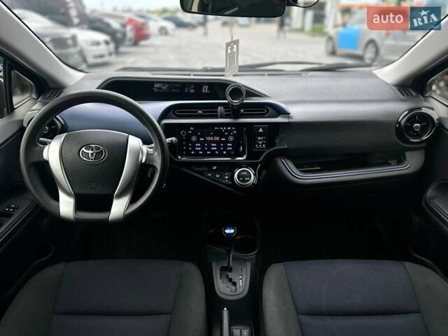 Серый Тойота Aqua, объемом двигателя 1.5 л и пробегом 94 тыс. км за 12990 $, фото 20 на Automoto.ua