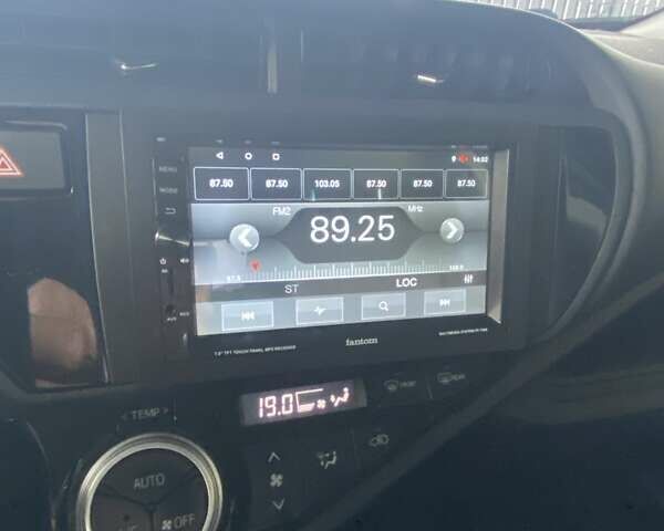 Серый Тойота Aqua, объемом двигателя 1.5 л и пробегом 107 тыс. км за 12100 $, фото 9 на Automoto.ua