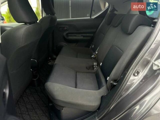 Серый Тойота Aqua, объемом двигателя 1.5 л и пробегом 94 тыс. км за 12500 $, фото 17 на Automoto.ua