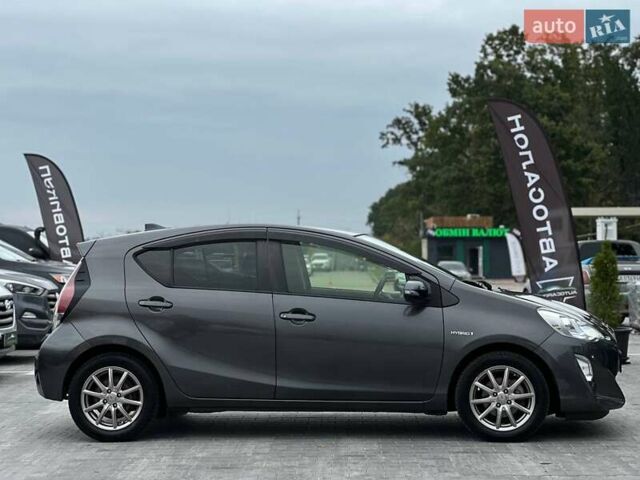 Серый Тойота Aqua, объемом двигателя 1.5 л и пробегом 94 тыс. км за 12990 $, фото 6 на Automoto.ua