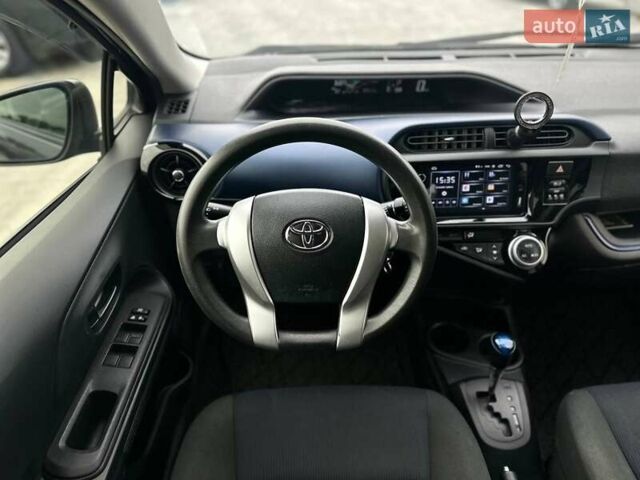 Серый Тойота Aqua, объемом двигателя 1.5 л и пробегом 94 тыс. км за 12990 $, фото 18 на Automoto.ua