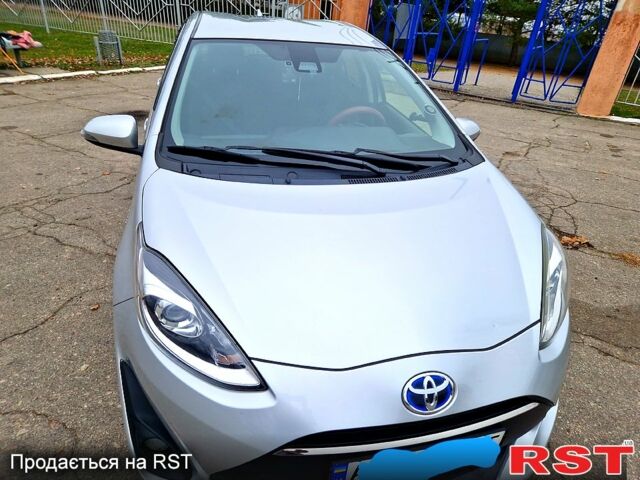 Серый Тойота Aqua, объемом двигателя 1.5 л и пробегом 88 тыс. км за 12500 $, фото 6 на Automoto.ua