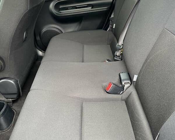 Сірий Тойота Aqua, об'ємом двигуна 1.5 л та пробігом 72 тис. км за 12500 $, фото 7 на Automoto.ua