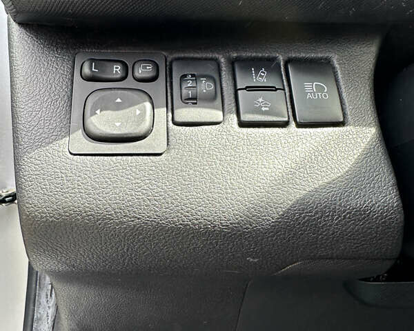 Сірий Тойота Aqua, об'ємом двигуна 1.5 л та пробігом 96 тис. км за 11700 $, фото 12 на Automoto.ua