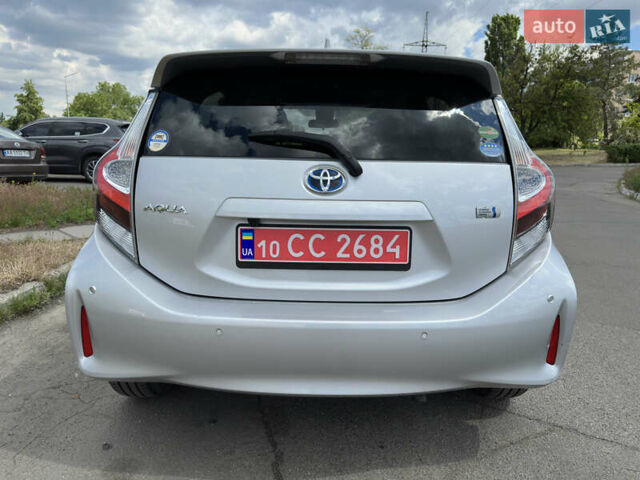 Сірий Тойота Aqua, об'ємом двигуна 1.5 л та пробігом 96 тис. км за 11700 $, фото 4 на Automoto.ua