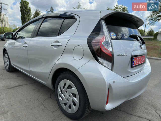 Сірий Тойота Aqua, об'ємом двигуна 1.5 л та пробігом 96 тис. км за 11700 $, фото 5 на Automoto.ua