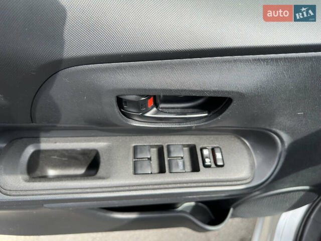 Сірий Тойота Aqua, об'ємом двигуна 1.5 л та пробігом 96 тис. км за 11700 $, фото 13 на Automoto.ua