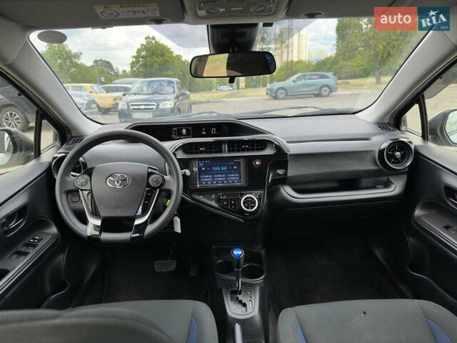 Сірий Тойота Aqua, об'ємом двигуна 1.5 л та пробігом 96 тис. км за 11700 $, фото 21 на Automoto.ua