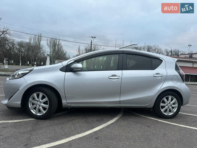 Серый Тойота Aqua, объемом двигателя 1.5 л и пробегом 49 тыс. км за 13500 $, фото 17 на Automoto.ua