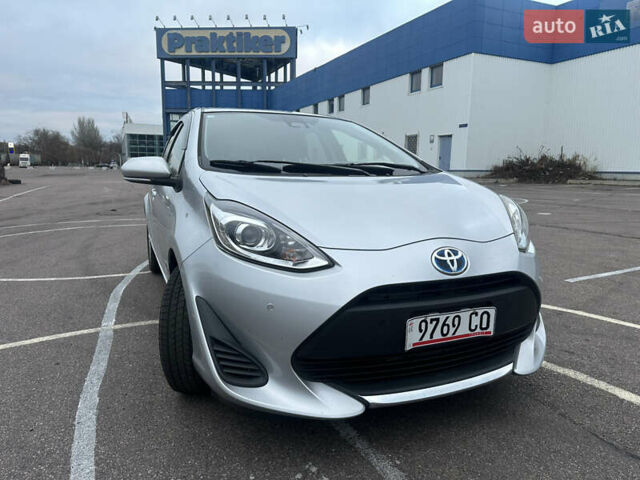 Серый Тойота Aqua, объемом двигателя 1.5 л и пробегом 49 тыс. км за 13500 $, фото 4 на Automoto.ua