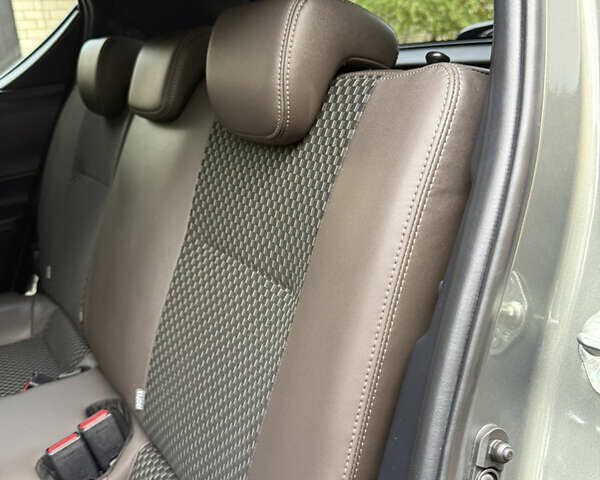 Серый Тойота Aqua, объемом двигателя 1.5 л и пробегом 57 тыс. км за 14900 $, фото 94 на Automoto.ua