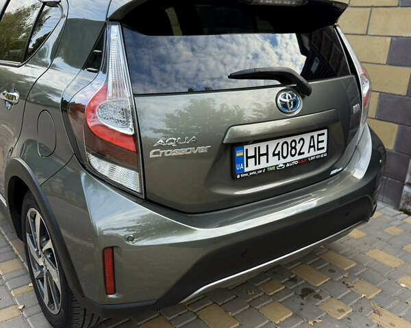 Серый Тойота Aqua, объемом двигателя 1.5 л и пробегом 57 тыс. км за 14900 $, фото 3 на Automoto.ua