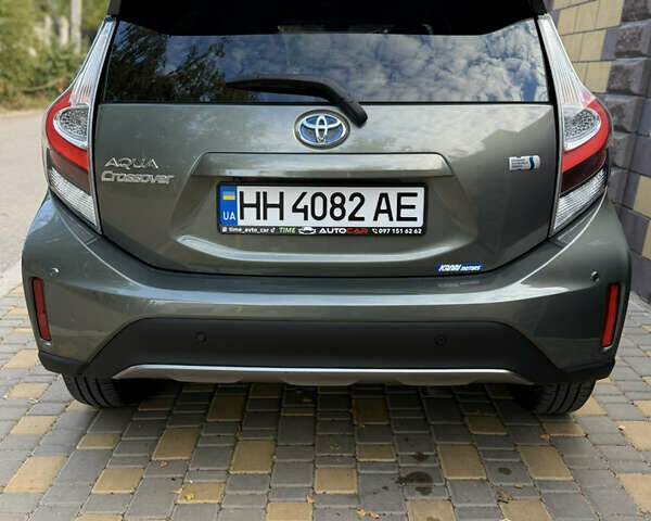 Серый Тойота Aqua, объемом двигателя 1.5 л и пробегом 57 тыс. км за 14900 $, фото 15 на Automoto.ua