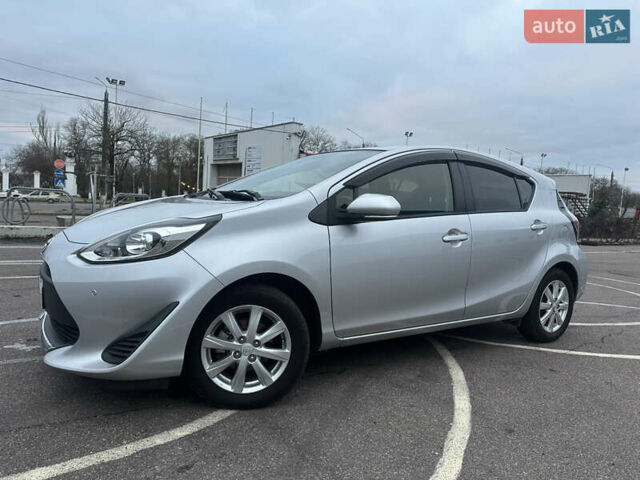 Серый Тойота Aqua, объемом двигателя 1.5 л и пробегом 49 тыс. км за 13500 $, фото 18 на Automoto.ua