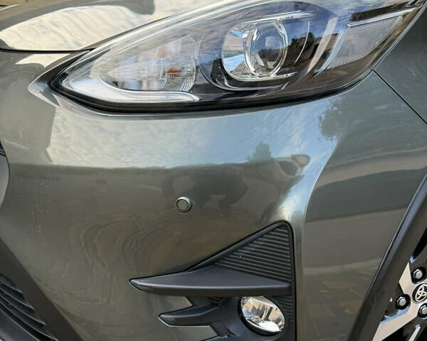 Серый Тойота Aqua, объемом двигателя 1.5 л и пробегом 57 тыс. км за 14900 $, фото 31 на Automoto.ua
