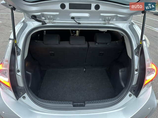 Серый Тойота Aqua, объемом двигателя 1.5 л и пробегом 49 тыс. км за 13500 $, фото 23 на Automoto.ua