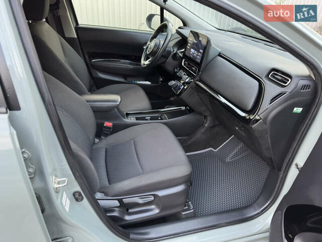 Серый Тойота Aqua, объемом двигателя 1.5 л и пробегом 58 тыс. км за 18900 $, фото 23 на Automoto.ua