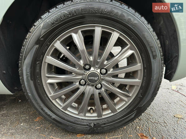 Серый Тойота Aqua, объемом двигателя 1.5 л и пробегом 58 тыс. км за 18900 $, фото 16 на Automoto.ua