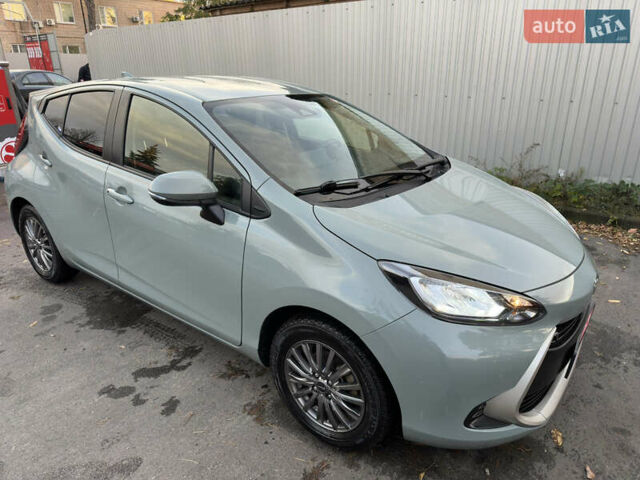 Серый Тойота Aqua, объемом двигателя 1.5 л и пробегом 58 тыс. км за 18900 $, фото 3 на Automoto.ua