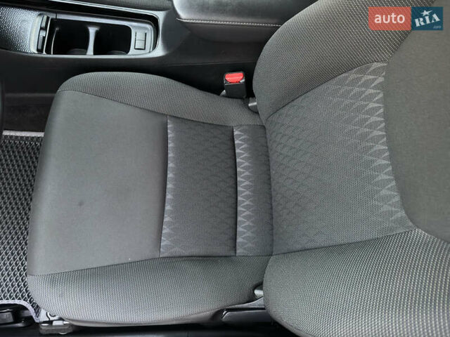 Серый Тойота Aqua, объемом двигателя 1.5 л и пробегом 58 тыс. км за 18900 $, фото 32 на Automoto.ua
