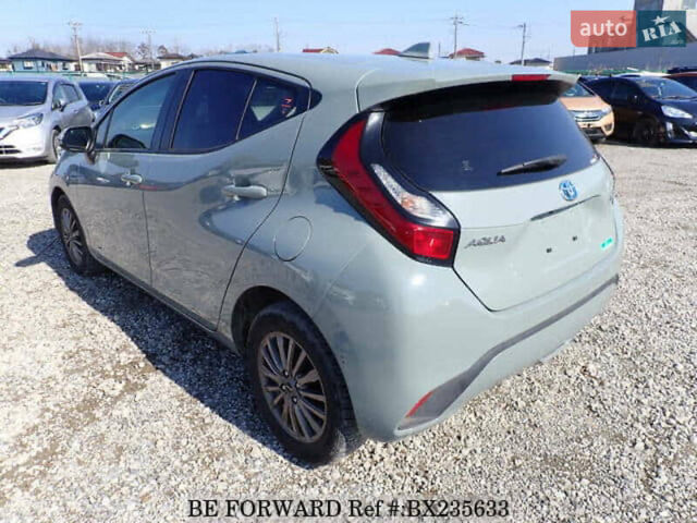 Серый Тойота Aqua, объемом двигателя 1.5 л и пробегом 47 тыс. км за 16500 $, фото 4 на Automoto.ua