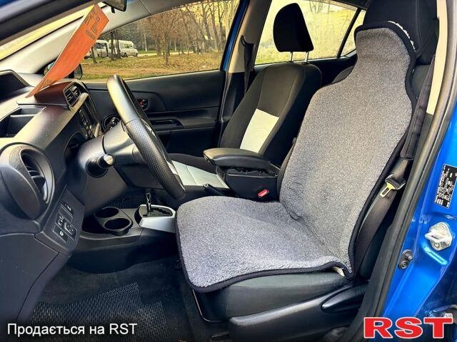 Синий Тойота Aqua, объемом двигателя 1.5 л и пробегом 125 тыс. км за 10350 $, фото 6 на Automoto.ua